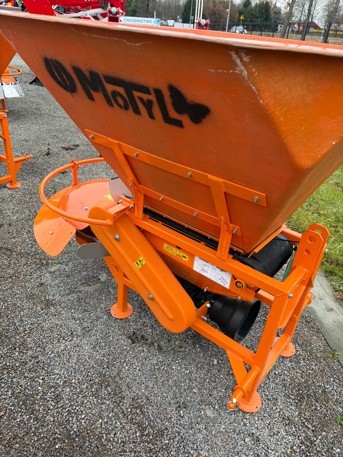 Posypywarka komunalna Motyl 600L do soli i piasku - POM Augustów | zdjęcie 6 z 9 | 36290 | Motofarma.pl