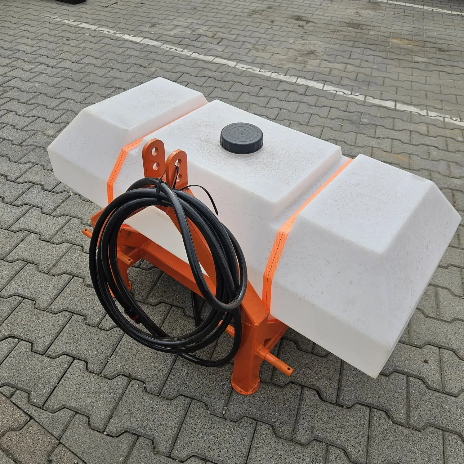 Zamiatarka MTS 140 Metal Technik + pojemnik na wodę + szczotka boczna