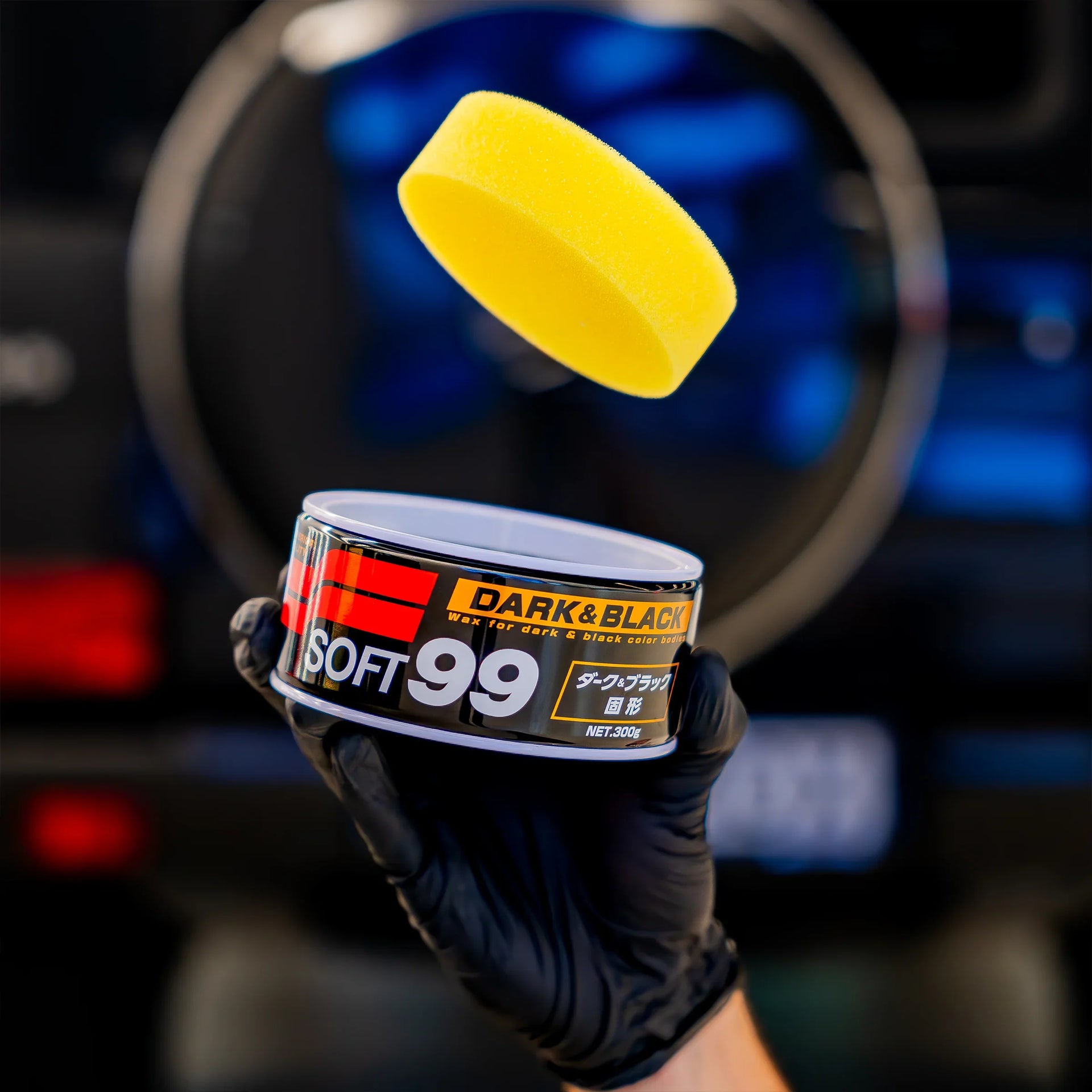 Wosk SOFT99 Dark&Black Wax 00010 ciemne lakiery 300g mikrofibra 800g