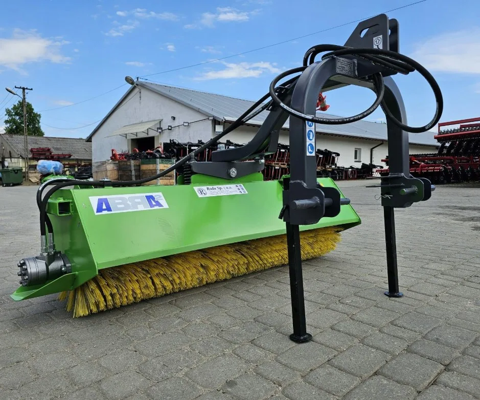 Zamiatarka uliczna Abra IGA Mini – 120 / 135 / 150 cm, do Kubota, Ursus, ISEKI - Metal-Technik | zdjęcie 6 z 7 | WC-11953 | Motofarma.pl