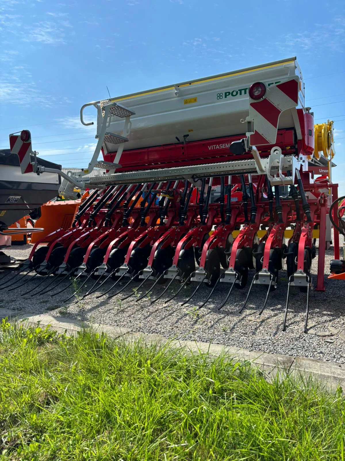 Agregat uprawowo-siewny PÖTTINGER LION 3030 + VITASEM M 3000 DD