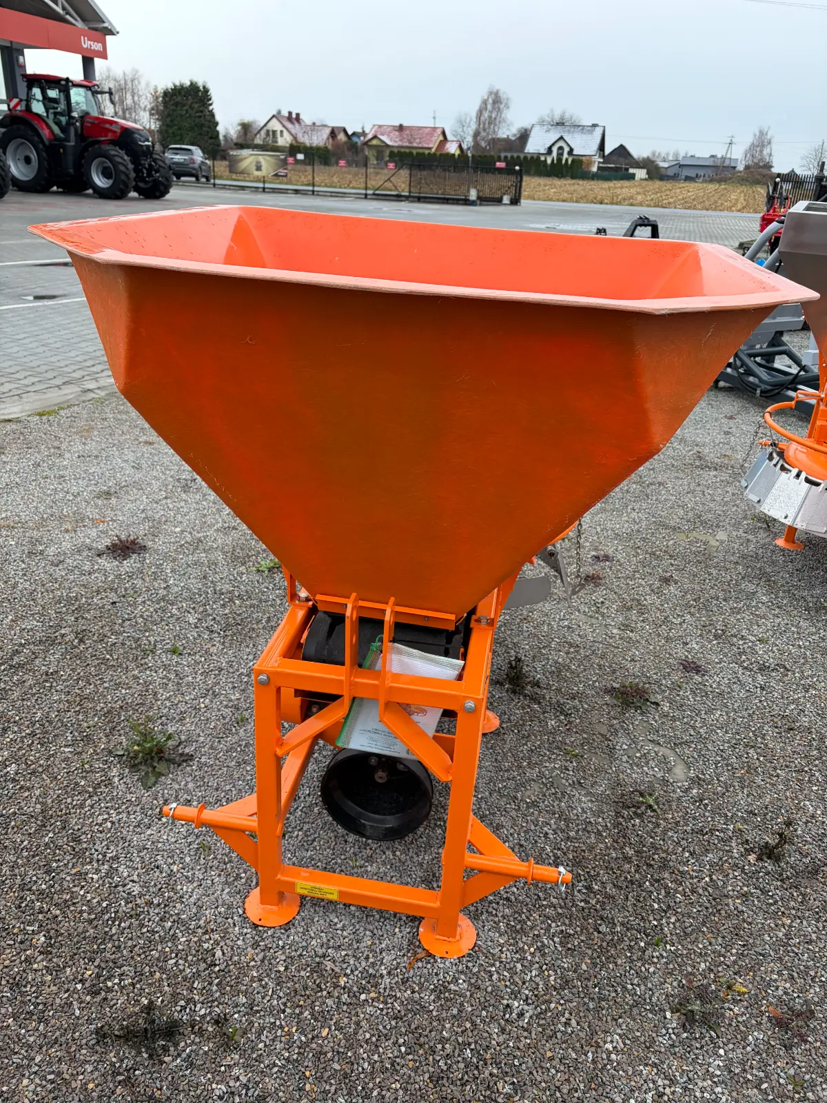Posypywarka komunalna Motyl 400L do soli i piasku przystawka komunalna - Metal-Technik | zdjęcie 4 z 10 | WC-9248 | Motofarma.pl