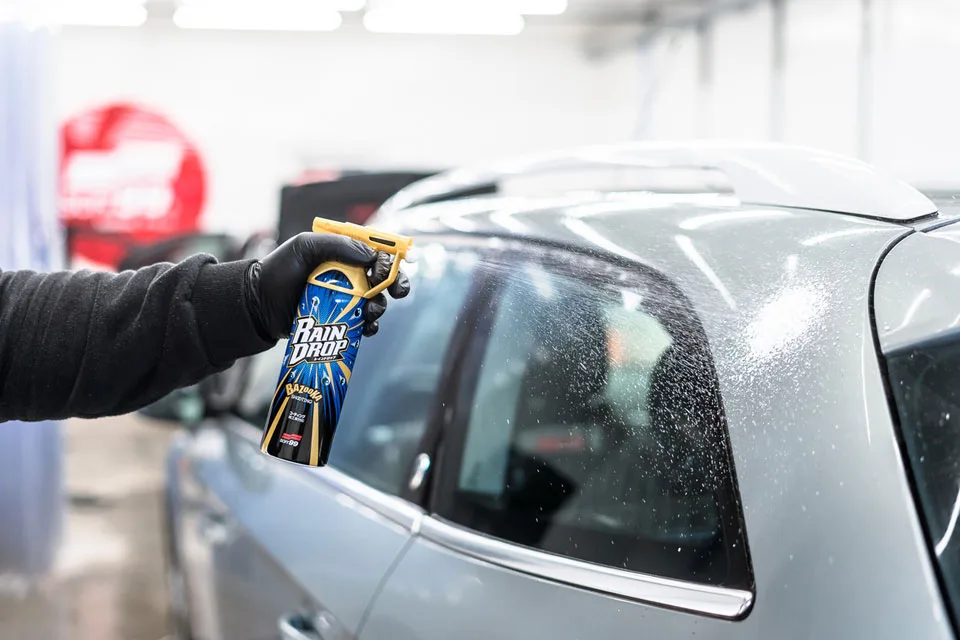 Twardy wosk SOFT99 Authentic Premium Carnauba + Rain Drop +mikrofibra+ rękawiczki | zdjęcie 4 z 9 | F7AC99_47396_A01620 | Motofarma.pl