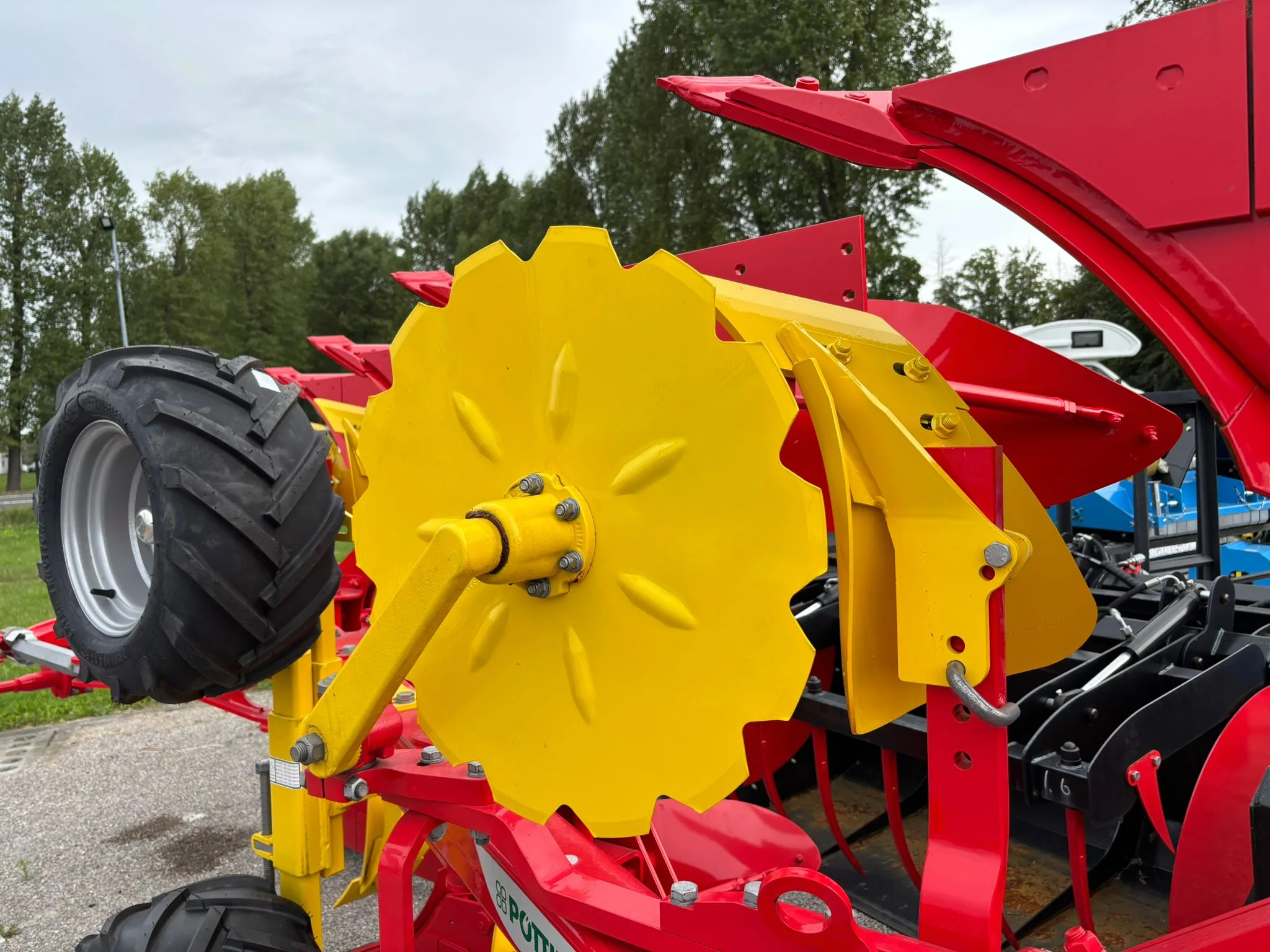 Pług obrotowy PÖTTINGER SERVO 3000 — 4 skiby | zdjęcie 5 z 5 | POT-SERVO3000-4 | Motofarma.pl